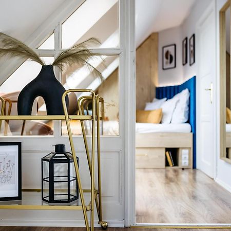 Nook With A View - Quelle Apartment Gyor Bagian luar foto
