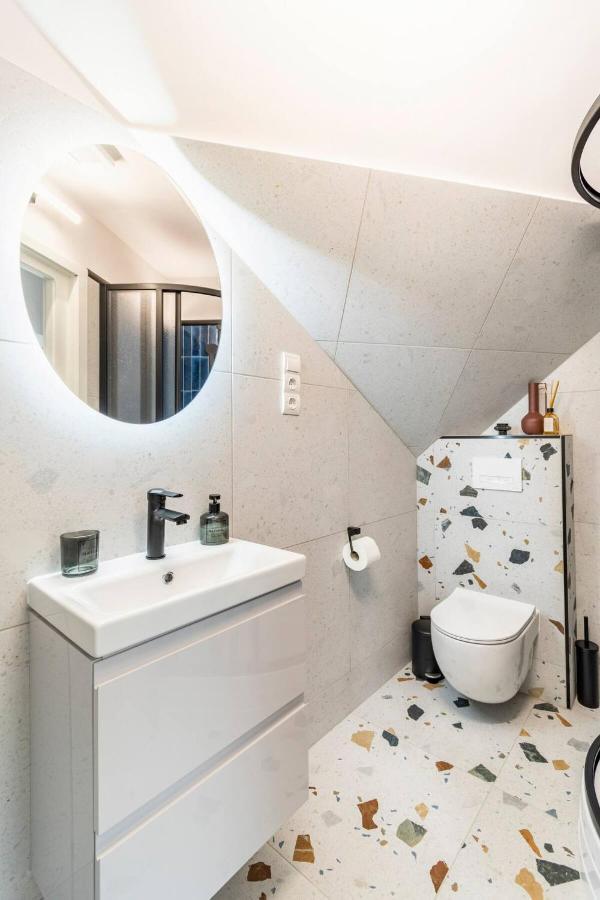 Nook With A View - Quelle Apartment Gyor Bagian luar foto