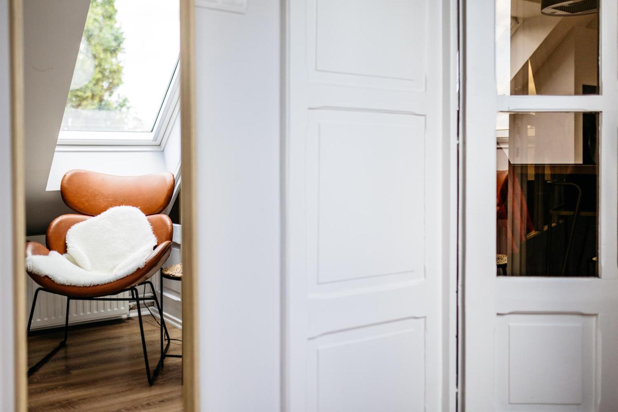 Nook With A View - Quelle Apartment Gyor Bagian luar foto