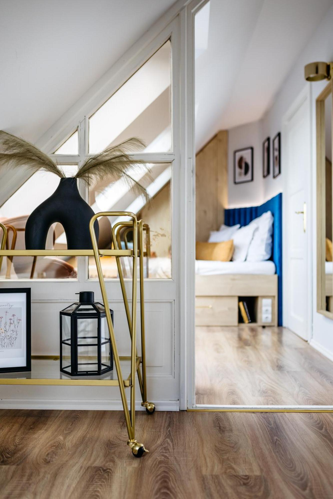 Nook With A View - Quelle Apartment Gyor Bagian luar foto