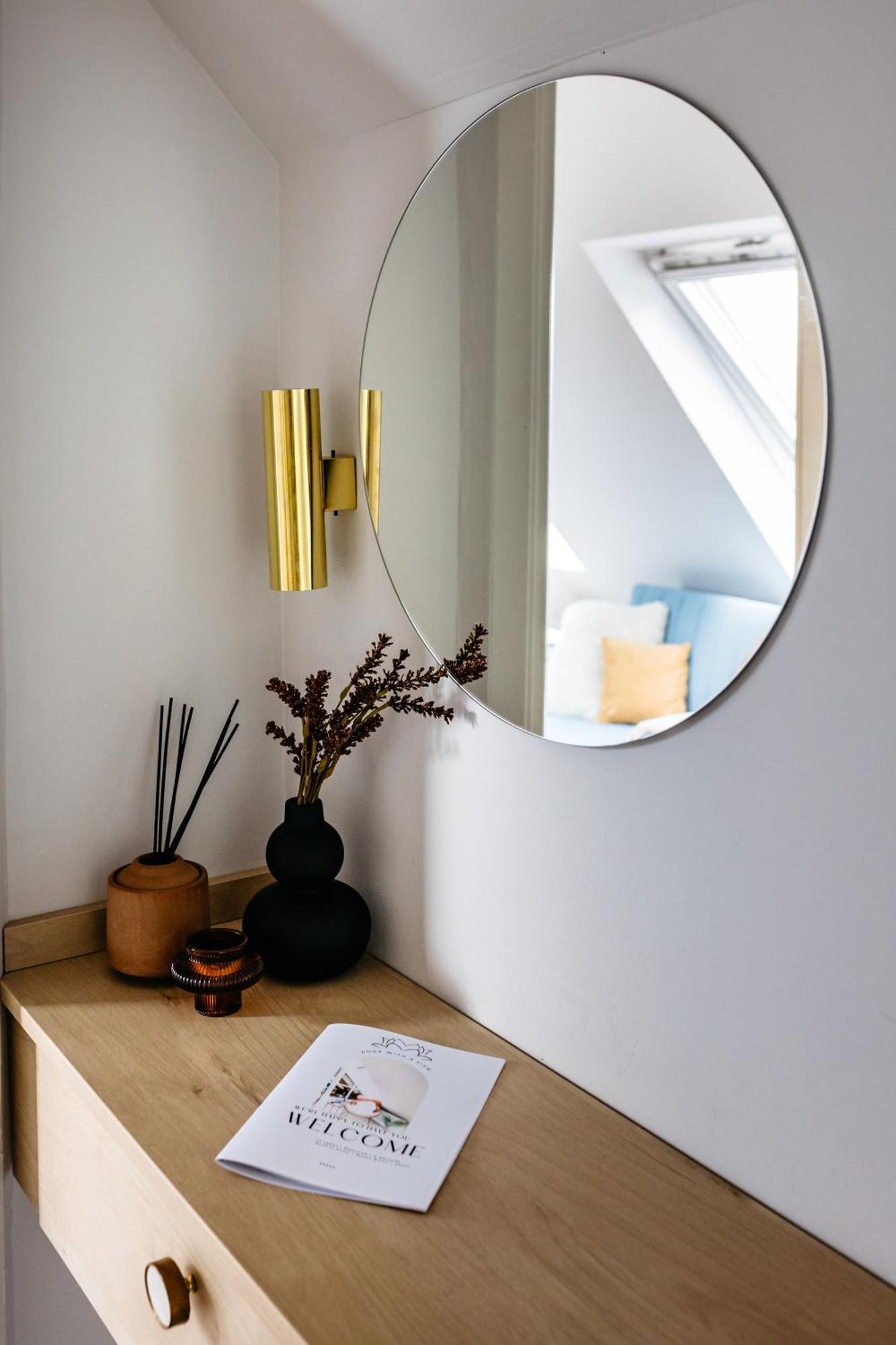 Nook With A View - Quelle Apartment Gyor Bagian luar foto