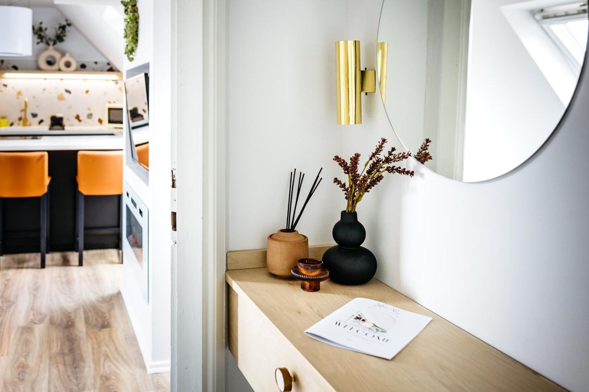 Nook With A View - Quelle Apartment Gyor Bagian luar foto